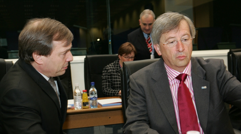 Reunion informelle ECOFIN - Premier Ministre, Jean Claude Juncker et Jeannot Krecke, Ministre de l'economie, le 14/05/2005
photo SIP/Luc Deflorenne Reunion informelle ECOFIN - Premier Ministre, Jean Claude Juncker et Jeannot Krecke, Ministre de l'economie, le 14/05/2005
photo SIP/Luc Deflorenne