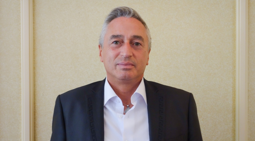 Yves Schmidt Yves Schmidt