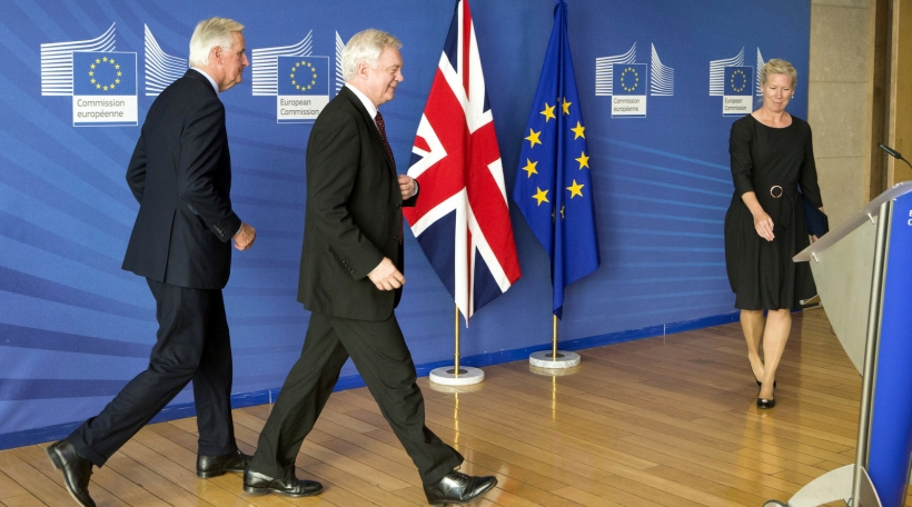 David Davis a Michel Barnier bei Brexit-Verhandlungen David Davis a Michel Barnier bei Brexit-Verhandlungen