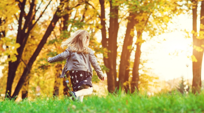 E glécklecht Kand am Hiescht