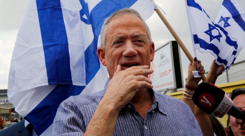 De Benny Gantz war dem Benjamin Netanyahu säi gréissten Erausfuerderer. Foto: picture alliance / Photoshot