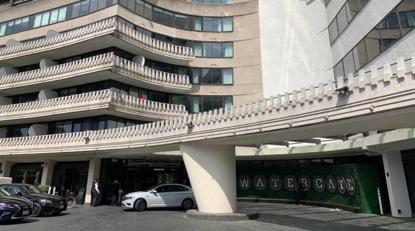 D'Entrée vum Watergate Hotel