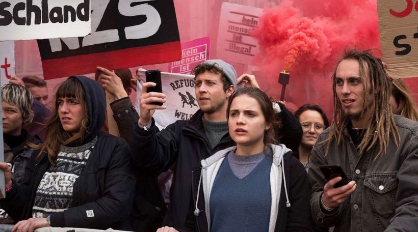 Und morgen die ganze Welt.jpg