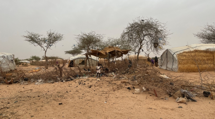 Ee Camp de Deplacement vun der Croix Rouge am Niger / Foto: Maxi Pesch