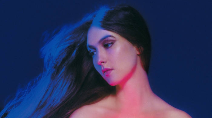 Albumcover: Weyes Blood - And in The Darkness, Hearts Aglow